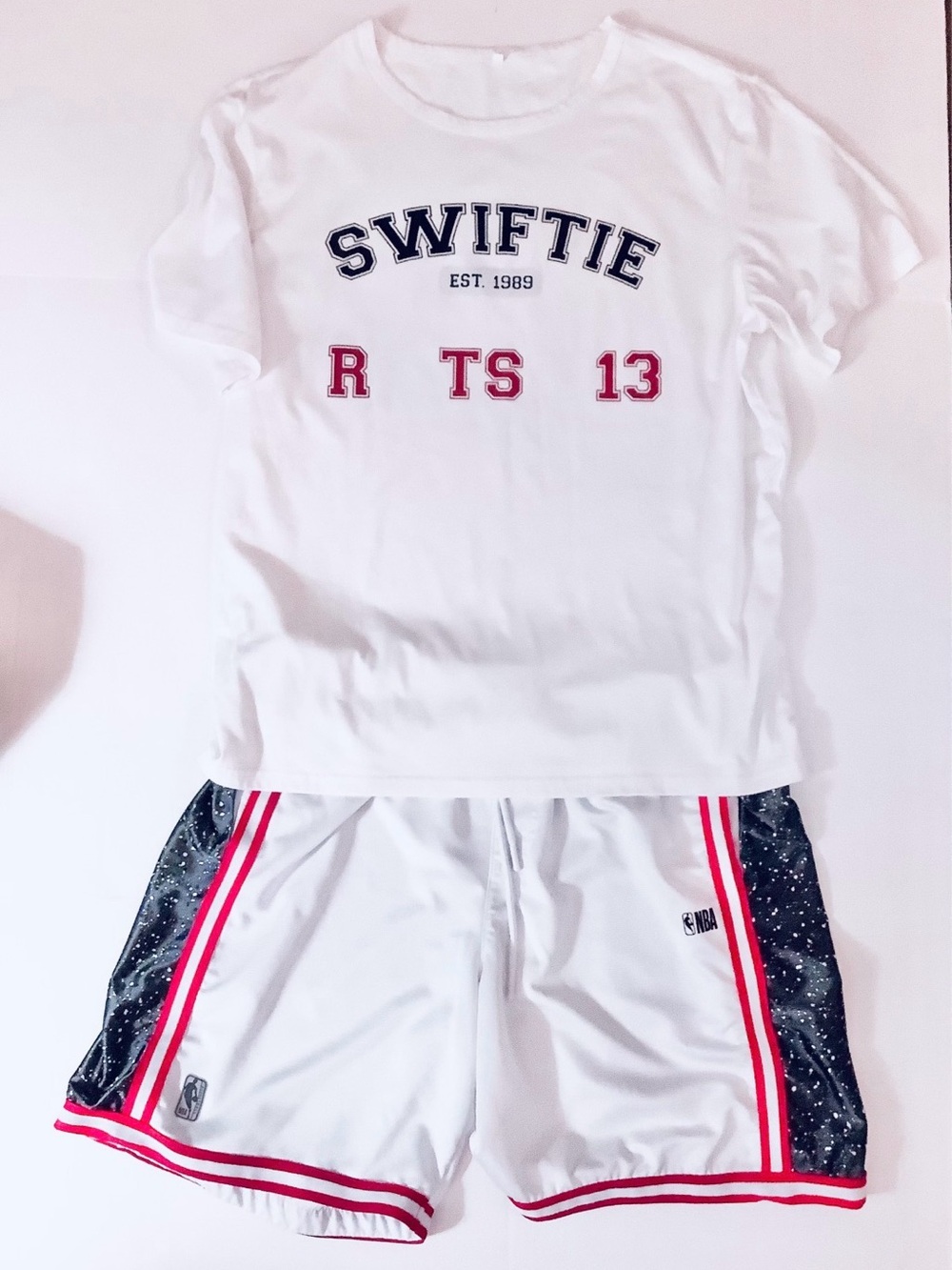 Taylor Swift T-Shirt & NBA Shorts. Size XL-XXL - Picture 2 of 7